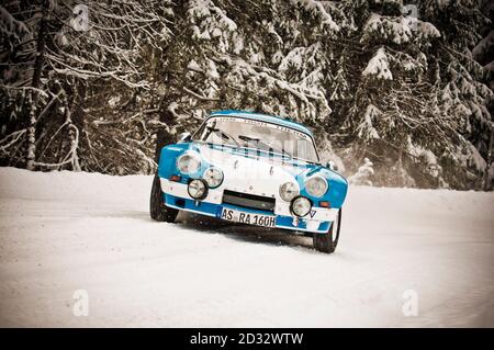 SCHLADMING, ÖSTERREICH - 12. JAN 2008: Eine Alpine A-110 beim Planai Classic Stockfoto