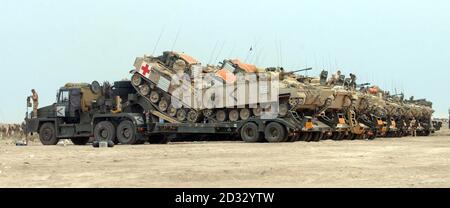 Die 2. Kampfgruppe des Royal Tank Regiment zieht von Basra weiter nördlich in den Irak. Stockfoto