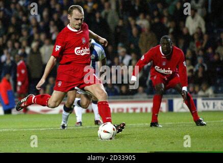 Liverpools Danny Murphy punktet bei ihrem Carling Cup 3. Runde im Ewood Park, Blackburn, mit dem Elfmeter gegen Blackburn Rovers. DIESES BILD KANN NUR IM RAHMEN EINER REDAKTIONELLEN FUNKTION VERWENDET WERDEN. KEINE WEBSITE-/INTERNETNUTZUNG, ES SEI DENN, DIE WEBSITE IST BEI DER FOOTBALL ASSOCIATION PREMIER LEAGUE REGISTRIERT. Stockfoto