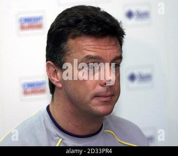 LEED United's Manager David O'Leary bei einer Pressekonferenz im Hardturm Stadion, Zürich, Schweiz. Leeds United wird Grasshopper morgen in der UEFA-Cup, dritte Runde, erste Etappe Spiel in Zürich spielen. DIESES BILD KANN NUR IM RAHMEN EINER REDAKTIONELLEN FUNKTION VERWENDET WERDEN. KEINE WEBSITE-/INTERNETNUTZUNG, ES SEI DENN, DIE WEBSITE IST BEI DER FOOTBALL ASSOCIATION PREMIER LEAGUE REGISTRIERT. Stockfoto