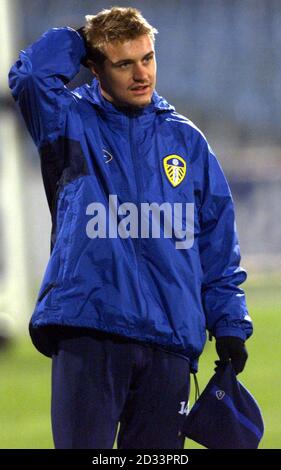 Steven Gerrard aus England während eines leichten Trainings im St James Park, Newcastle. England spielt Albanien in einem WM-Qualifikationsspiel am 5/9/01. Stockfoto