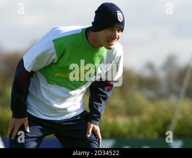 Der englische Kapitän David Beckham während einer Trainingseinheit auf dem Trainingsgelände von Manchester United in Carrington. Stockfoto