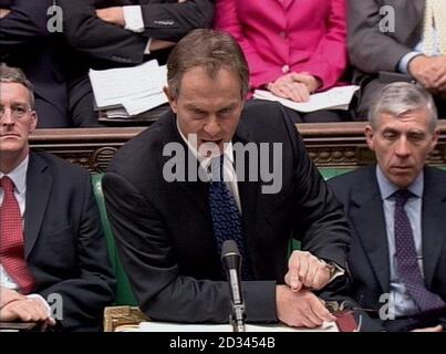 Der britische Premierminister Tony Blair während der wöchentlichen Fragestunde im Unterhaus in London. Stockfoto