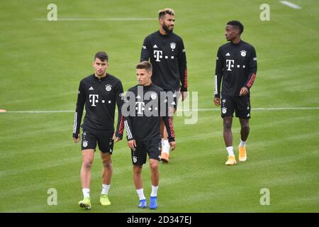 Die Neulinge von links: Marc ROCA (FC Bayern München), Tiago DANTAS (FC Bayern München), Eric Maxim Choupo-Moting (FC Bayern München), Bouna Sarr (FC Bayern München), FC Bayern München Neulinge. Training in der Saebener Straße. Fußball 1. Bundesliga, Saison 2020/2021 am 07.10.2020. Weltweite Nutzung Stockfoto