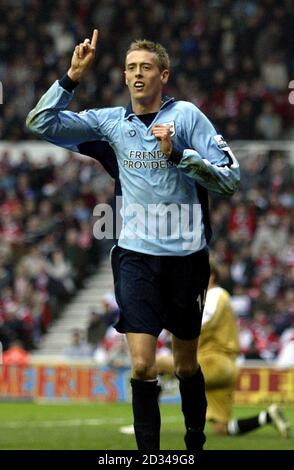 Southampton's Peter Crouch feiert Scoring das dritte Tor gegen Middlesbrough. Stockfoto