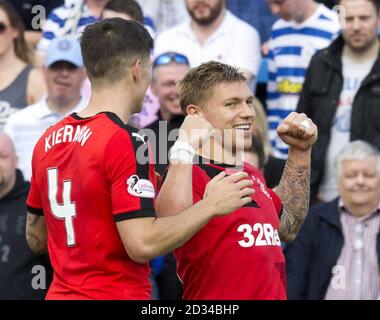 Martyn Waghorn der Rangers feiert das vierte Tor des Spiels während des Ladbrokes Scottish Championship Matches im Cappielow Park, Greenock. sideÃ• Stockfoto