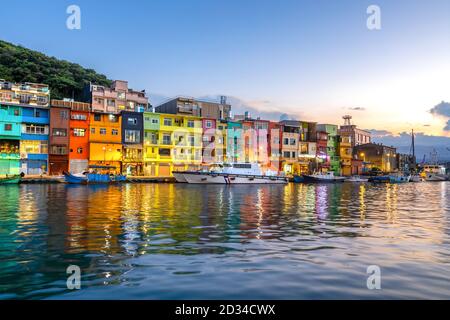 Bunte Zhengbin Fischerhafen in Keelung, Taiwan Stockfoto