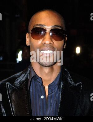 Simon Webbe kommt bei der britischen Premiere von 'Rollin' with the Nines' am Odeon Leicester Square im Zentrum von London an. Stockfoto