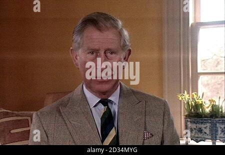 Der Prinz von Wales übergibt heute Abend seiner Mutter, der britischen Königin Elizabeth II., eine Botschaft zum 80. Geburtstag im Fernsehen. Stockfoto