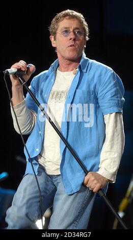Der WHO-Sänger Roger Daltrey tritt auf der Hauptbühne beim T in the Park Musikfestival in Balado, Schottland, auf. Stockfoto
