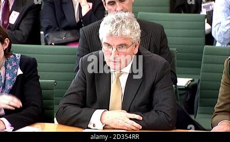 Verteidigungsminister des Browne gibt dem Defense Select Committee im Londoner Unterhaus Beweise. Stockfoto