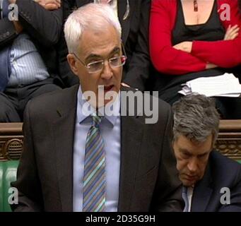 Schatzkanzler Alistair Darling hält seine Haushaltsrede im Londoner Unterhaus. Stockfoto