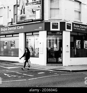 London UK Oktober 06 2020, High Street Branch OF A BUPA Dental Care Outlet Stockfoto