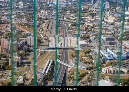 Der Blick von der Aussichtsplattform von Moskau. Der Blick aus dem Fenster des Wolkenkratzers in Moskau Stadt Stockfoto