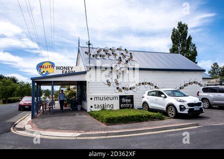 TASMANIEN, AUSTRALIEN - 18. Dez 2019: Melita verfügt über eine Vielzahl von Honigprodukten, die größer waren als andere Honigmärkte in Launceston. Stockfoto