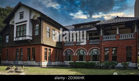 BEITOU, TAIWAN - 04. Dezember 2019: Vorderansicht des Beitou Thermalquellen-Museums in Taiwan. Stockfoto