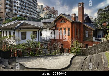 BEITOU, TAIWAN - 04. Dezember 2019: Die linke Rückansicht des Beitou Hot Spring Museums in Taiwan. Stockfoto