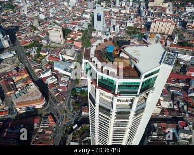 Georgetown, Penang/Malaysia - 29 2020. Feb: KOMTAR und GAMA in Drohnenansicht. Stockfoto