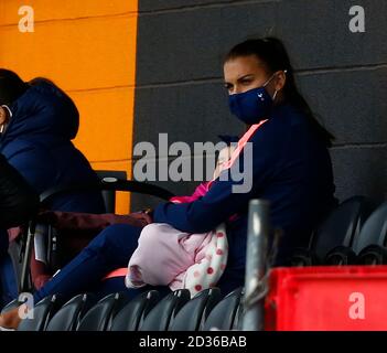 London, Inited Kingdom. Oktober 2020. LONDON, ENGLAND - 07. OKTOBER: Alex Morgan meldet sich für Tottenham Hotspur bei ihren Teammatesbeim Continental Cup zwischen Tottenham Hotspur und London City Lionesses am 07. Oktober 2020 im Hive Stadium, London, UK Credit: Action Foto Sport/Alamy Live News Stockfoto