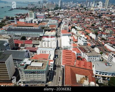 Georgetown, Penang/Malaysia - Mär 17 2020: Luftaufnahme Beach Street. Stockfoto