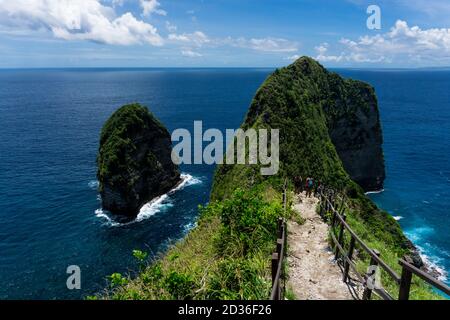 Bali ist Indonesiens wichtigstes Touristenziel, das Wahrzeichen von Nusa Penida,Kelingking bedeutet Pinkie Finger, nusa penida, bali. Stockfoto