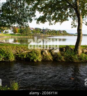 Stavanger Schwerter Norwegen- Sverd i fjell (durchtrennt in den Bergen) Stockfoto