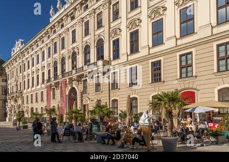 Das Café Hofburg im Inneren Burghof der Hofburg in Wien, Österreich, Europa Café Hofburg, Innerer Schlossplatz der Hofburg, Wien, Austr Stockfoto