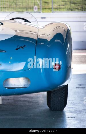 Oldtimer Talbot Lago T26 Grand Sport Figoni Fastback coupe von 1948 steht in Paddock Box Stockfoto