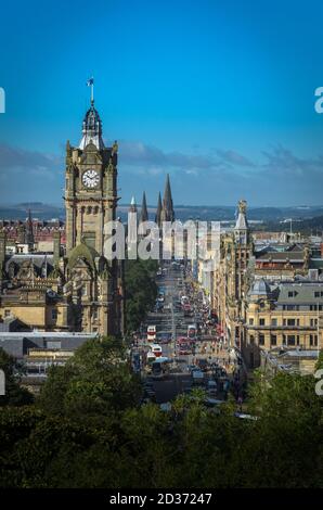 Blick auf die Princes Street von Calton Hill, Edinburgh, Schottland Stockfoto