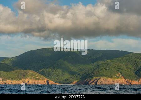 Blick auf die Westküste von Cape Breton Island nahe Pleasant Bay, Nova Scotia, Kanada. Stockfoto