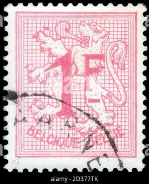 Sankt Petersburg, Russland - 18. September 2020: Briefmarke gedruckt in Belgien mit dem Bild der Nummer auf Wappentier, um 1973 Stockfoto