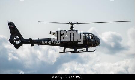 12. September 2020, Kaluga Region, Russland. Hubschrauber Sud-Aviation Gazelle SA 341 G am Flughafen Oreshkovo. Stockfoto