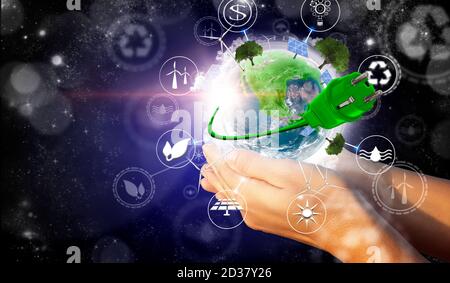 Die Hände einer Frau halten den grünen Planeten Erde. Ökologische Biodiversität im Ökosystemkonzept. Konzept der erneuerbaren Energien. 3D rendern. Einige Elemens Stockfoto