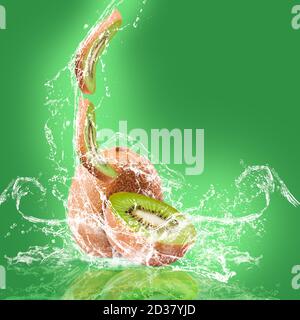 Setzen Sie Kiwi auf einen grünen Hintergrund mit Wasserspritzer. Hochauflösendes Bild. Gesundheitskonzept und gesunde Ernährung. Bild für Werbung Stockfoto