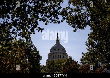 Washington, Vereinigte Staaten Von Amerika. Oktober 2020. Das Kapitol der Vereinigten Staaten wird am 7. Oktober 2020 in Washington, DC gesehen.Quelle: Samuel Corum/CNP Quelle: dpa/Alamy Live News Stockfoto
