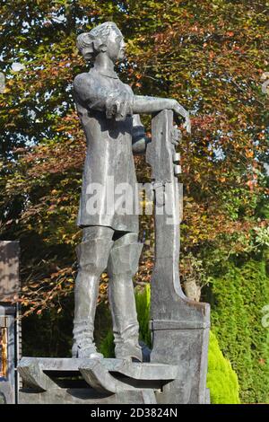 Kaliningrad, Russland - 30. september 2020: Denkmal für Peter den Großen, Kaiser von Russland, auf der Insel Kant in der Nähe der Kathedrale Stockfoto