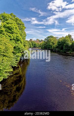 Barnard Castle, Teesdale, County Durham, Großbritannien. Die Ruinen des 12c normannische Burg stehen hoch über dem River Tees Stockfoto