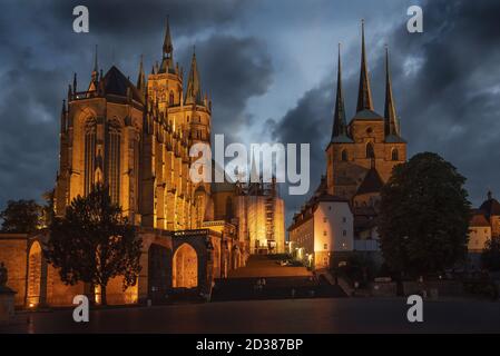 Der Dom Sankt Marien in Erfurt und die Severikirche in Erfurt, Thüringen Stockfoto