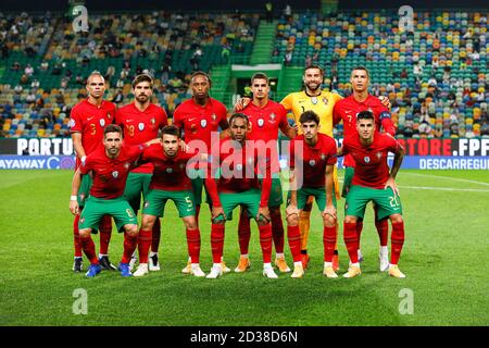 Lissabon, Portugal. Oktober 2020. Portugals Startmannschaft posiert vor einem Fußballfreundschaftsspiel zwischen Portugal und Spanien im Alvalade-Stadion in Lissabon, Portugal, 7. Oktober 2020. Quelle: Pedro Fiuza/Xinhua/Alamy Live News Stockfoto