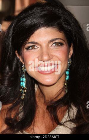 Teresa Giudice von 'The Real Housewives of New Jersey' außerhalb der 'Live with Regis and Kelly' ABC Studios in New York City am 2. Juli 2009. Foto: Henry McGee/MediaPunch Stockfoto