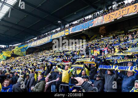 Brondby, Dänemark. März 2020. Fußball-Fans von Broendby, WENN während der 3F Superliga-Spiel zwischen Broendby IF und Lyngby Boldklub im Brondby Stadium gesehen. (Foto: Gonzales Photo - Thomas Rasmussen). Stockfoto