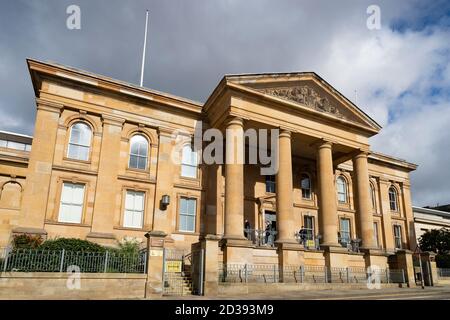 Außenansicht von Dundee Sheriff Court, Tayside, Schottland, Großbritannien Stockfoto