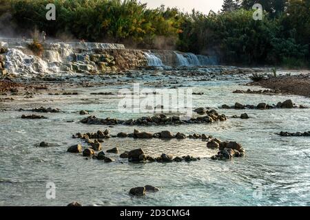 Cascate del Mulino, natürliche Pools von Thermalwasser. Saturnia, Grosseto, Toskana, Italien, Europa Stockfoto