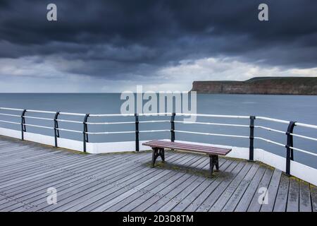 Hunt Cliff vom Saltburn Pier, Saltburn by the Sea, Redcar and Cleveland, North Yorkshire, UK Sommer (Juli 2020) Stockfoto