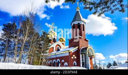 Orthodoxe Kirche des Erzengels Michael. Nojabrsk, Westsibirien, Russland Stockfoto