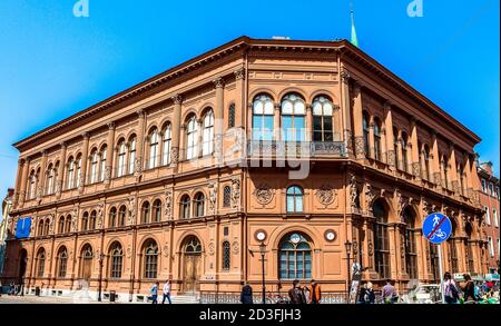 Das Kunstmuseum RIGA BOURSE. Architektonisches Denkmal von nationaler Bedeutung, befindet sich auf dem Doma-Platz (Doma Laukums), Altstadt Riga (Vecriga). Lettland Stockfoto