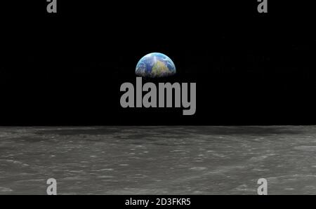 Erde vom Mond aus gesehen - 3D-Rendering Stockfoto