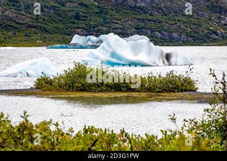 Nahaufnahme Eisberge in den Gewässern von Alaska von der blick auf den gletscher Stockfoto