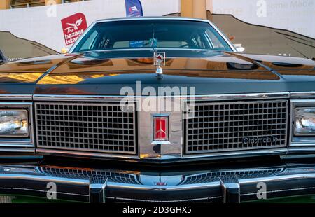 Doha, Katar: 4. März 2020: 1983 oldsmobile Oldtimer Stockfoto