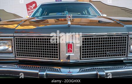 Doha, Katar: 4. März 2020: 1983 oldsmobile Oldtimer Stockfoto